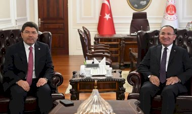 Görevi devralan Adalet Bakanı Tunç'tan 'yeni Anayasa' mesajı