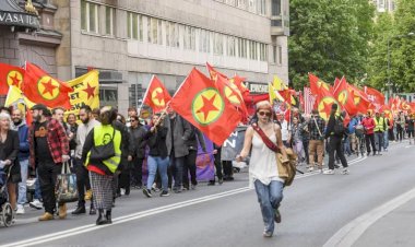 'Erdoğan yasasına hayır': PKK taraftarları İsveç'in 'terör yasasını' protesto etti