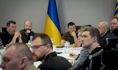 Ukrayna'da tedirgin eden görüntü: Bombalanan baraj patladı, sel alarmı verildi