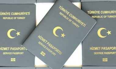 Vize krizi: Türk pasaportunu büyüteçle dakikalarca incelediler