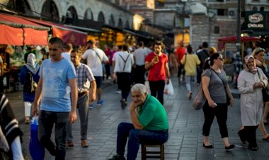 “Türkiye'nin kalıcı yatırımlar için ekonomide U dönüşünden daha fazlasına ihtiyacı var”