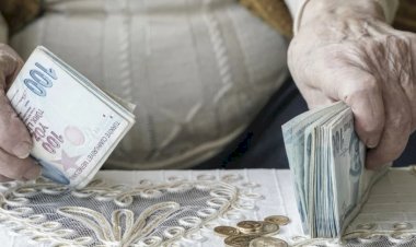 Milyonlarca emekli bekliyordu: Maaş ve ikramiyelerde tarih belli oldu