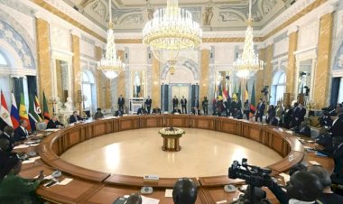 Afrikalı arabulucu heyetle görüşen Putin: Barış isteyenlerle yapıcı diyaloga hazırız
