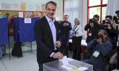 Yunanistan'da seçimlerin galibi Miçotakis
