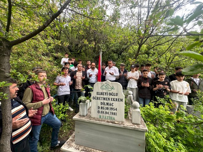 Şehit Öğretmen Ekrem Dilmaç’ın ismi bir caddeye verildi.