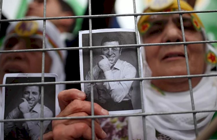 Demirtaş'ın HDP eleştirileri ne anlama geliyor, Kürt siyaseti yeni dönemde nasıl yol alacak?