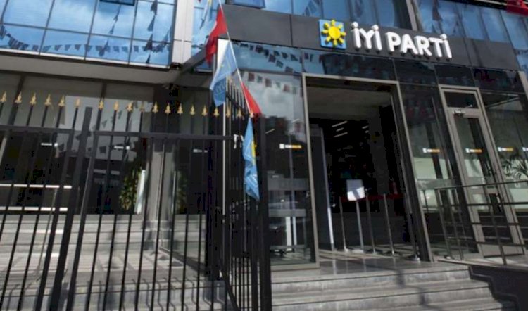 İYİ Parti'de istifa depremi! Ahat Andican'ın ardından Emine Küçükali...
