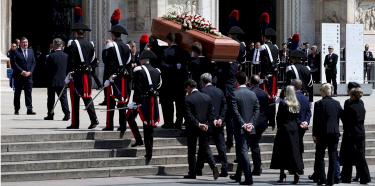 Cenazesi de İtalya'yı ikiye böldü