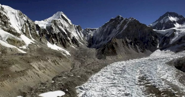 Himalayalar'da buzullar hızla eriyor, 2100'e kadar yüzde 75 kayıp olabilir