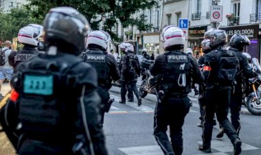 Fransa'da genci öldüren polis için 1 milyon euro toplandı