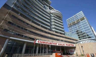 Ertuğrul Özkök: CHP bir an önce kendi külliyesini terk etmeli
