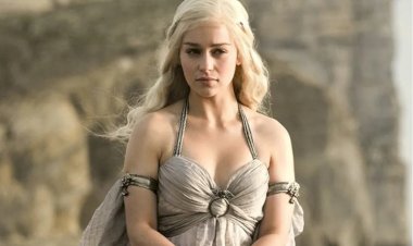 Emilia Clarke: Çıplaklık hakkında soru sormadıkları sürece sorun yok