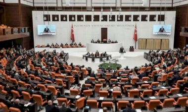 AKP’den Saadet Partisi grubu hamlesi: Çoğunluğu kaybetmemek için komisyonların üye sayısı artırıldı