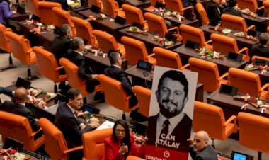 Hukukçulara göre, Can Atalay’ın tahliyesini reddeden Yargıtay kararı “Anayasa ihlali”