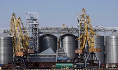 Tahıl anlaşmasından çekilen Rusya Ukrayna'nın Odesa limanını hedef aldı