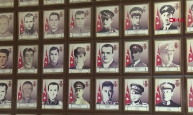Bir asır önce şehit olan Tayyare Binbaşı Fazıl Bey'in cenaze töreni görüntüleri ortaya çıktı