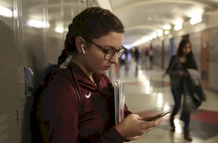 Hollanda okullarda cep telefonu, tablet ve akıllı saatleri yasaklıyor