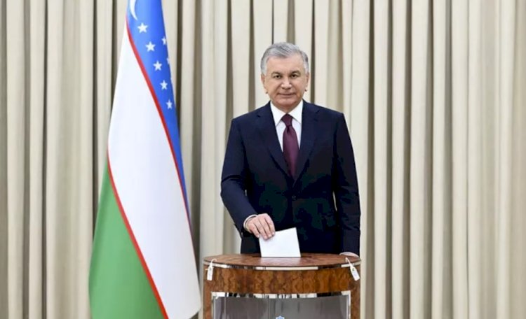 Özbekistan'da seçimleri Cumhurbaşkanı Mirziyoyev yeniden kazandı