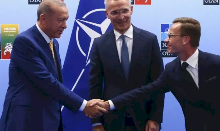 Türkiye, İsveç'in NATO üyeliğini onaylamayı kabul etti