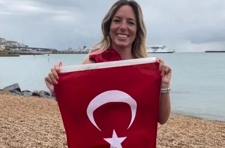 Deniz Kayadelen, Manş Denizi'ni geçerek adını tarihe yazdırdı: 15 saat yüzdü!