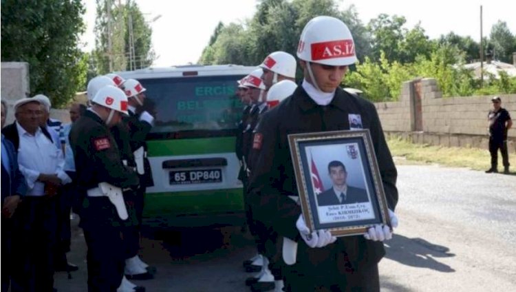 Şehit Enes Kırmızıkoç gözyaşları arasında son yolculuğuna uğurlandı