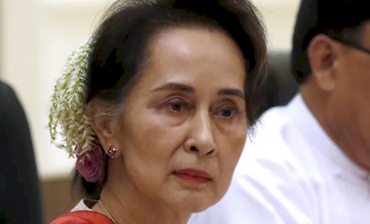 Devrik Myanmar lideri Aung San Suu Çii, cezaevinde çıkarılıp ev hapsine alındı