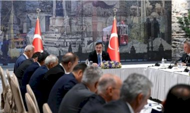 Cumhurbaşkanı Yardımcısı Yılmaz patronlarla buluştu