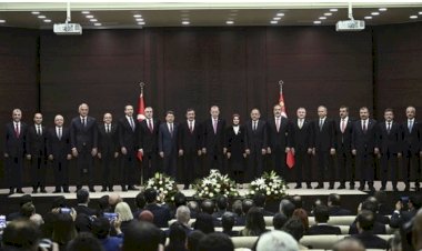 CB Erdoğan  bütün devlet mekanizmasını yeni atamalarla değiştirdi..