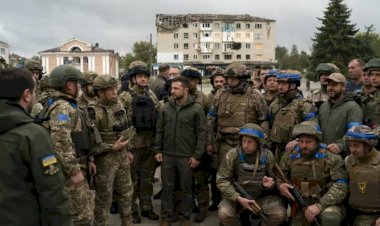 Ukrayna, Bağımsızlık Günü'nde Kırım’a baskın düzenleyip bayrak astı