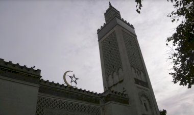 Fransa’da okullar çarşaf yasağıyla açılıyor