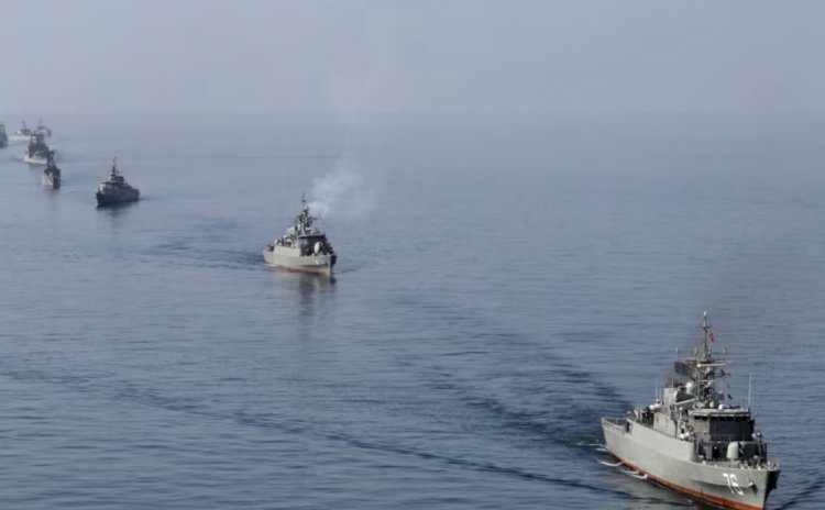 İran donanması Körfez’de yeni gemilerini tanıttı