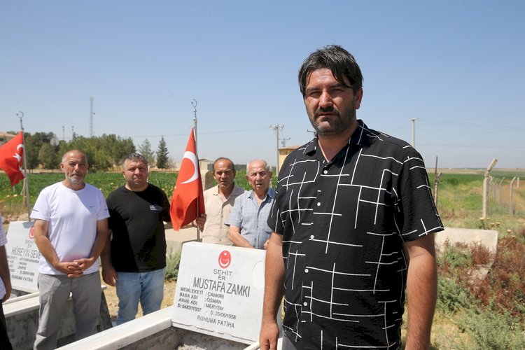 Köy muhtarı sayesinde, 65 yıl önce şehit olan ağabeyinin mezarını ziyaret etti
