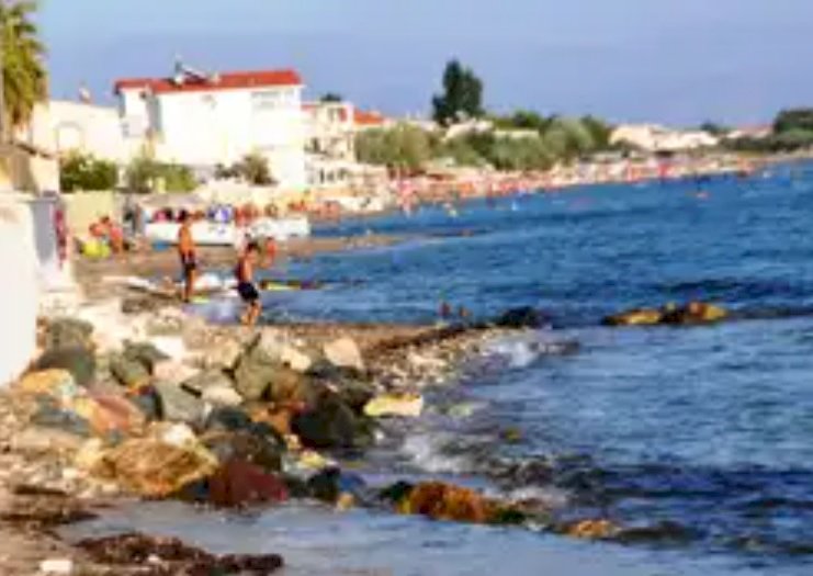 Turizm Cenneti Akçay ve Altınoluk'u lağım bastı
