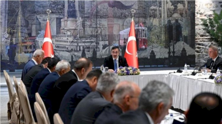 Cumhurbaşkanı Yardımcısı Yılmaz patronlarla buluştu