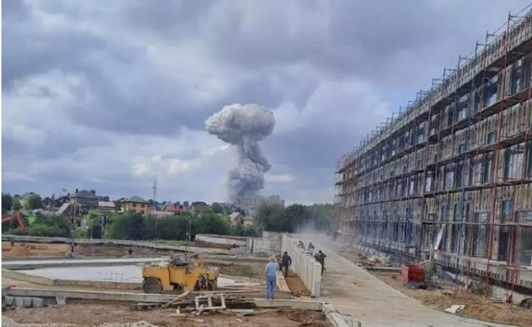 İngiliz gazete dünyaya böyle duyurdu: Savaş Putin'in kapısına dayandı! İşte ilk görüntüler