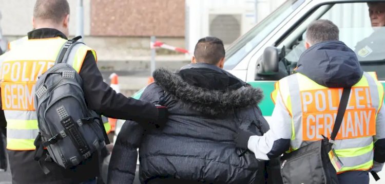 Almanya'dan sınır dışı edilenlerin sayısı arttı