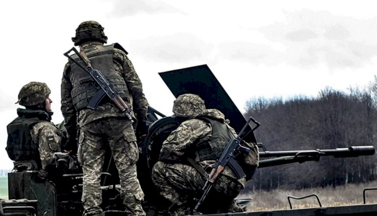 Ukrayna askerlerinin özel operasyonla Kırım'a girdiğini duyurdu