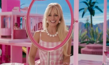 Tüm dünyayı pembeye boyadı, sinema tarihine geçti: Yılın en çok kazanan filmi Barbie