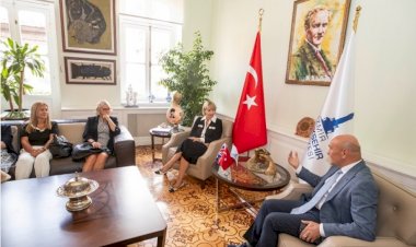 İngiltere Büyükelçisi Morris Başkan Soyer’i ziyaret etti