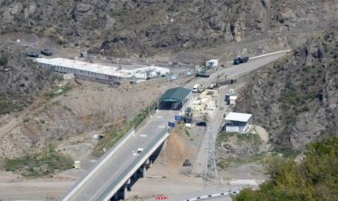 35 yıl sonra ilk kez Rus yardım tırı Dağlık Karabağ’a girdi
