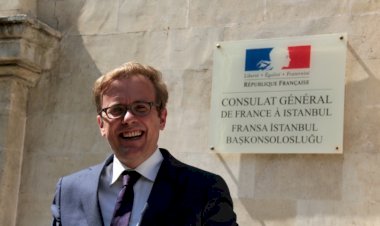 Fransa Cumhurbaşkanı Macron'a, eşi Türk danışman
