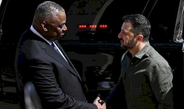 ABD Savunma Bakanı Austin Zelenskiy ile görüştü