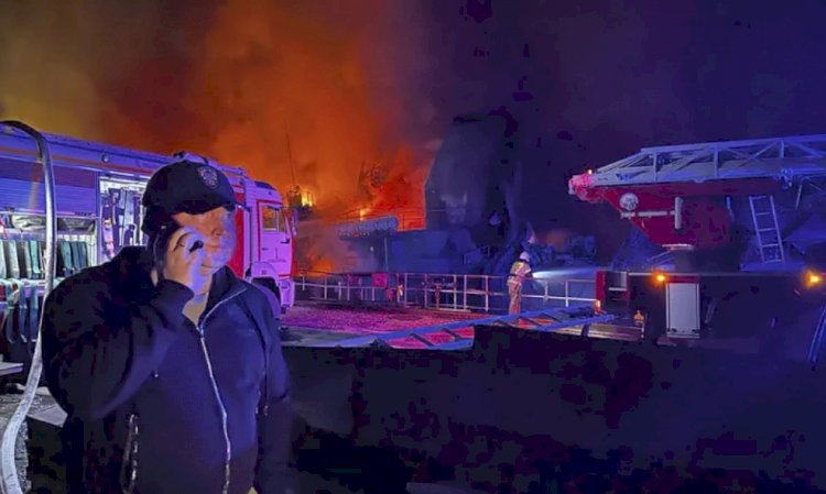 Kırım'daki Sivastopol tersanesine yapılan saldırıda iki gemi yandı, 24 kişi yaralandı