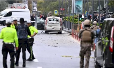 İçişleri Bakanlığı'na düzenlenen bombalı saldırıda 2 polis yaralandı, Erdoğan 'Eylem, terörün son çırpınışlarıdır' dedi