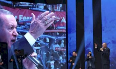 AKP’nin 4. Olağanüstü Kongresi: Erdoğan hangi mesajları verdi, parti yönetiminde değişim nasıl oldu?