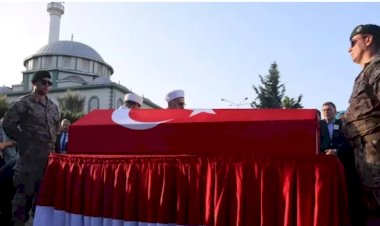 Suriye'de şehit olan İzmirli polis son yolculuğuna uğurlandı