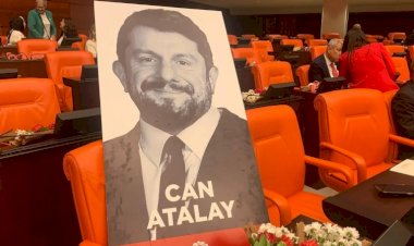 Eski Anayasa Mahkemesi üyesi Prof. Dr. Fazıl Sağlam fakülte açılış dersinde Yargıtay'ın Atalay kararını eleştiriyor