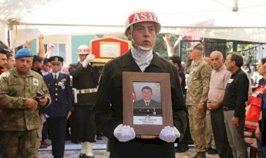 Şehit Piyade Uzman Çavuş Mustafa Çakmak Hatay'da son yolculuğuna uğurlandı