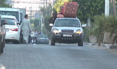 İsrail'in kara harekatı öncesi tahliye emri verilen Gazzeliler evlerini terk ediyor