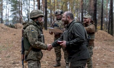 Ukrayna Savunma Bakanı Umerov'dan cepheye ziyaret